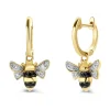 Geelgouden oorsieraden, 0.14 ct diamant, Queen Bee