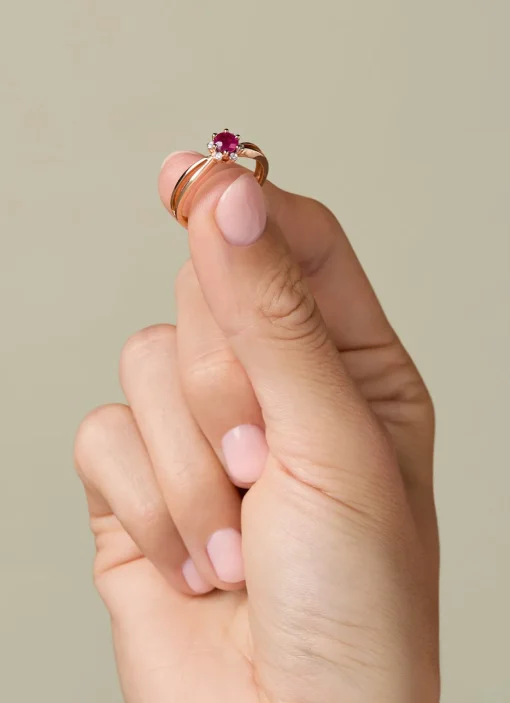 Roségouden ring, 0.44 ct robijn, Empress